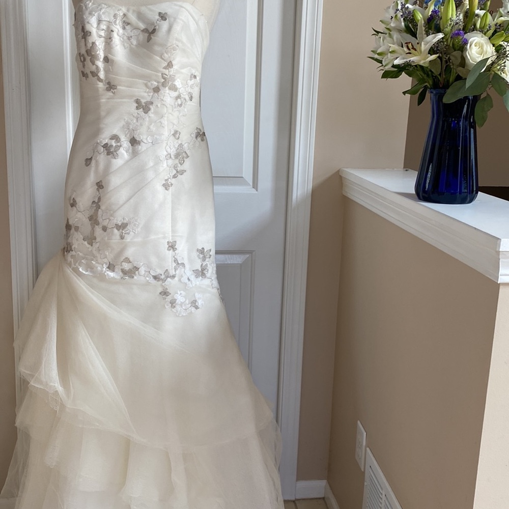 Galina wedding dress size 6 - Picture 5 of 14